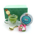 1 giftset with MON POTE green + wrapping paper